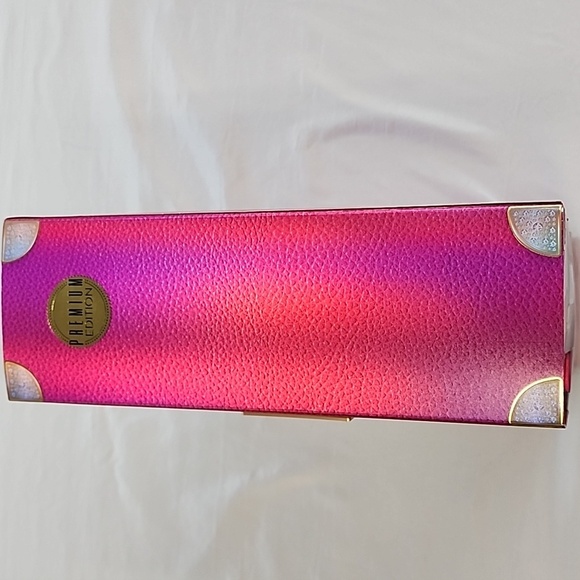 MAG Rainbow High Doll "PARIS HILTON" Fashion Doll Art Box Design Display Case - Picture 15 of 16